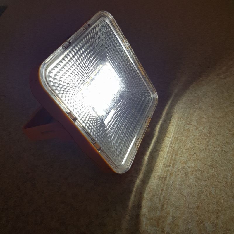 لامپ شارژی خورشیدی 200 وات SL-D6
